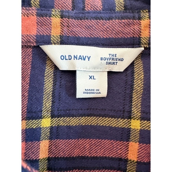 Old Navy The Boyfriend Button Down Shirt - Picture 8 of 12